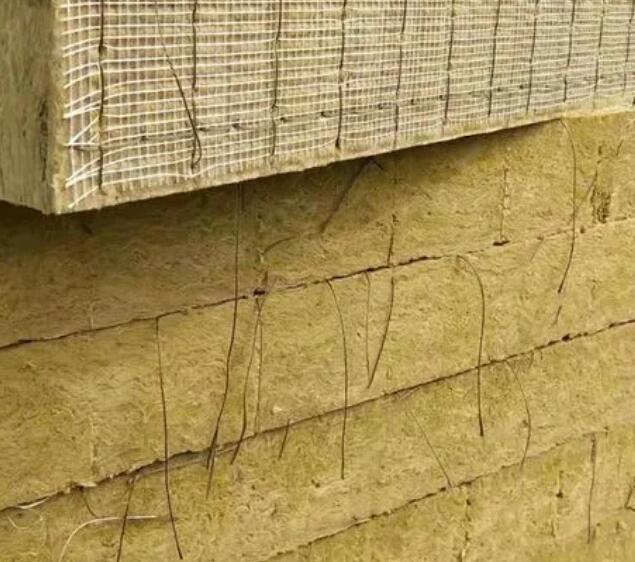 如何判斷巖棉的質(zhì)量好壞？襄陽遠(yuǎn)大巖棉板廠家為你解答